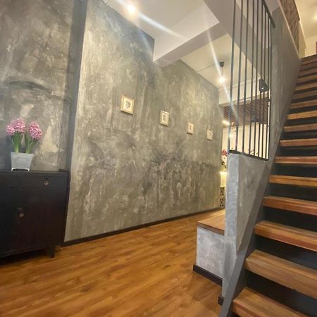 Kuching Hotel Экстерьер фото