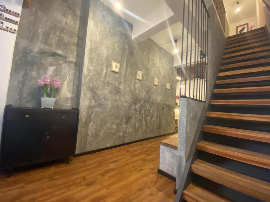 Kuching Hotel Экстерьер фото
